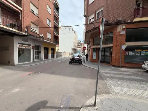 Piso en calle Cl San Juan B La Salle, nº 7